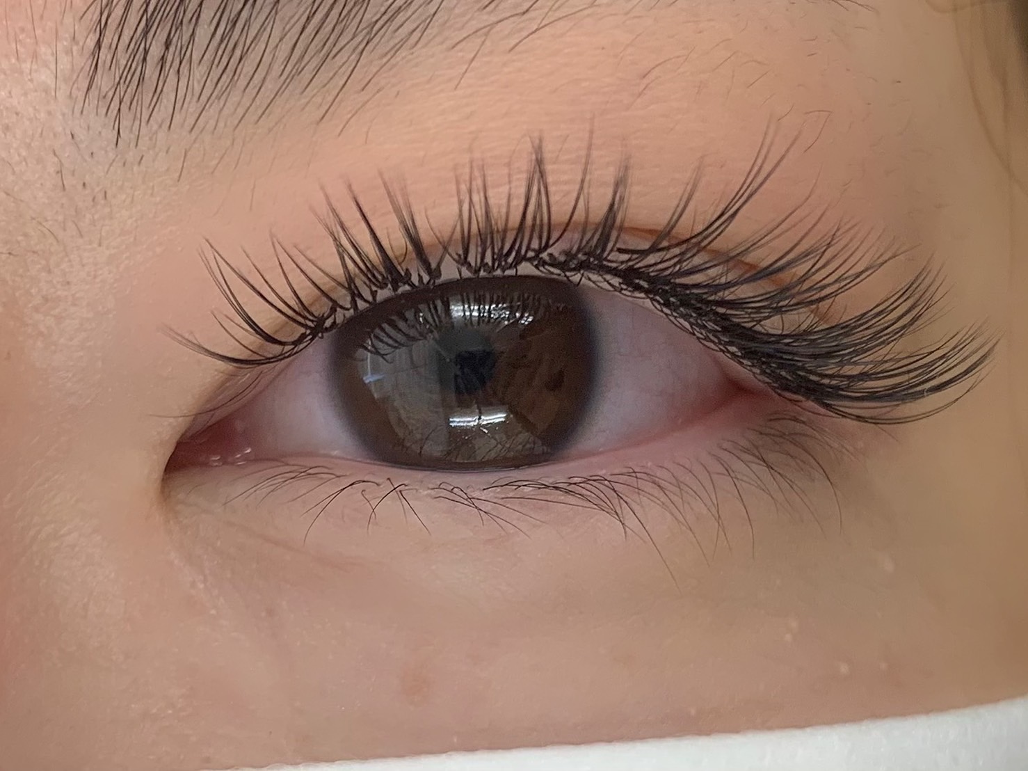 【みなとみらい】≪充実の研修制度・未経験歓迎≫≪独立支援あり！≫≪目標達成手当5万円以上支給あり！≫安定した技術力と接客力でリピーターが絶えない人気サロン！努力した分だけお給料がアップし、高収入も目指せます。風通しの良いアットホームな「Nina EYELASH 横浜ランドマーク店（ニーナアイラッシュヨコハマランドマークテン）」からアイリスト（まつげエクステ・まつげパーマ・アイブロウ）の求人☆☆