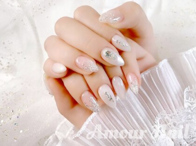 【渋谷駅】≪実働8時間≫≪連休取得OK≫≪社会保険完備≫≪選べる雇用形態≫お客様の理想のネイルを叶える実力派サロン!ガーリー系のデザインが好きな方大歓迎です!対応できるメニューが増えるごとにお給料もどんどんアップ!「Amour lash&Nail 渋谷店(アムールラッシュアンドネイルシブヤテン)」からネイリスト(ネイル)の求人☆☆