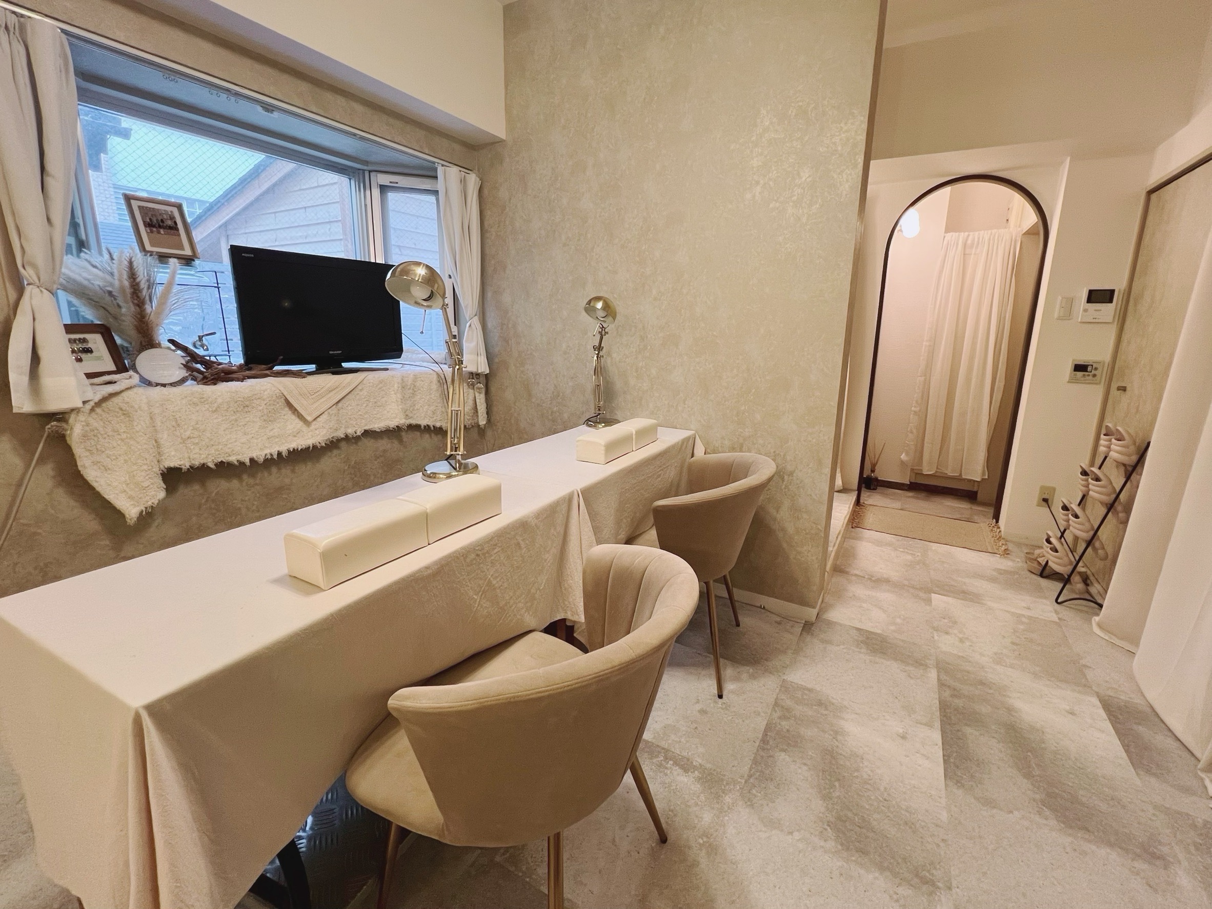 【元町・中華街】≪髪色、ネイル自由・自由度の高い勤務体系・客単価10000円の高単価サロン・口コミ高評価多数！≫お客様ひとりひとりと丁寧に向き合えます！仕事とプライベートを両立させられて、スタッフ満足度も高いサロン「Showers.（シャワーズ）」からネイリスト（ネイル）の求人☆☆