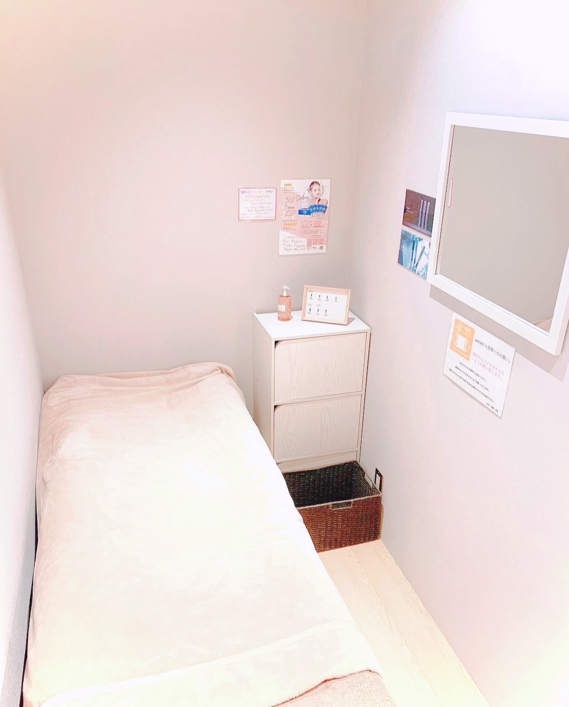 【JR柏原駅】≪完全週休2日制≫≪社会保険完備≫≪18時閉店≫≪土日休み相談可能≫≪マンツーマン施術可能≫≪スタイリストオンリー≫大人女性に人気の髪質改善サロン!個室スペースがあり、お客様一人一人に向き合った接客ができます!「petite(プティット)」からスタイリスト(美容師)の求人☆★