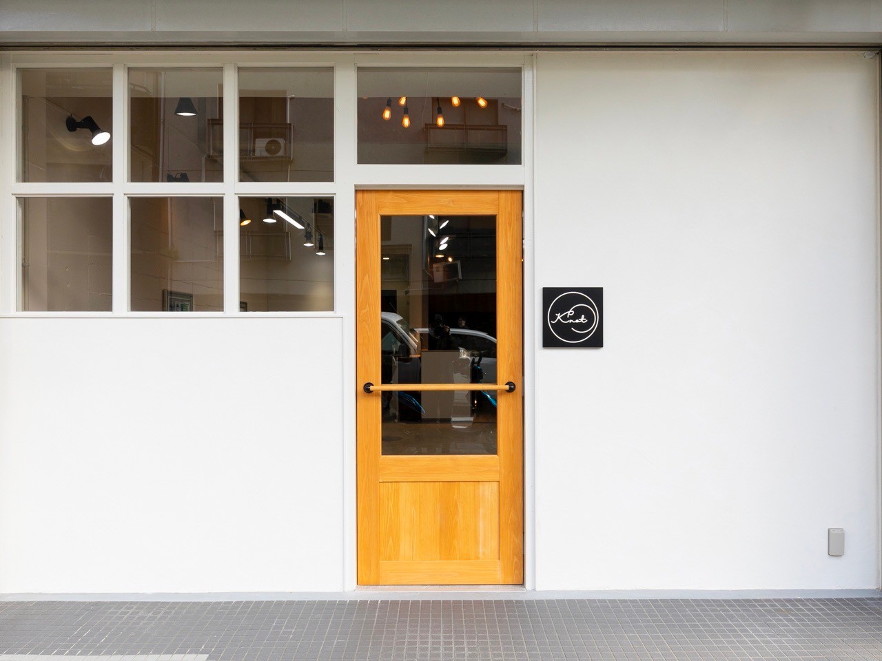 【六甲道】≪正社員or業務委託から選択可能≫≪完全週休2日制≫≪社会保険完備≫≪土日休みOK≫≪連休取得OK≫≪最低保障あり≫プライベートと仕事を両立できる環境が整っています！マンツーマン施術の落ち着いたサロンです「Knot（ノット）」からスタイリスト（美容師）の求人☆★