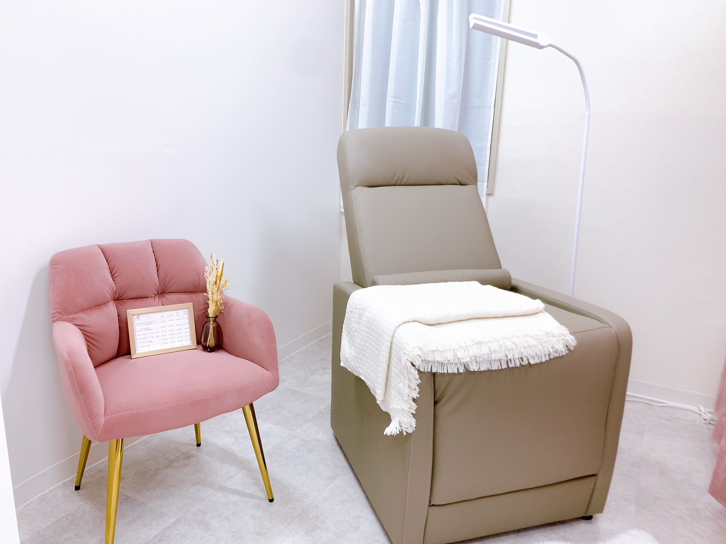 【池袋】≪まつげパーマ・アイブロウ専門店≫≪最大9連休取得可能！≫≪髪色ネイル自由≫≪社会保険完備≫サロンのポリシーはアイリストファースト！とにかく働きやすくて稼ぎやすいサロンで働きたい方必見です！「Bambish 池袋東口店（バンビッシュイケブクロヒガシグチテン）」からアイリスト（まつげパーマ・アイブロウ）の求人☆☆