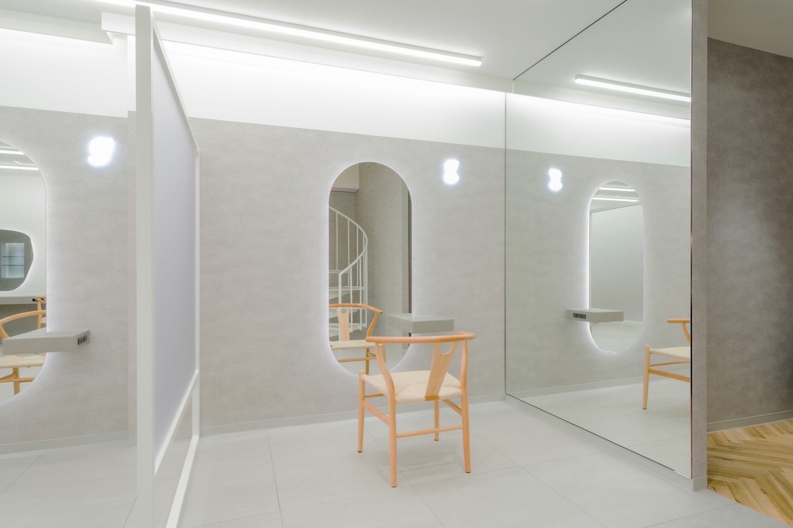 【松山市駅】≪社会保険完備≫≪実働8時間≫≪最短1年でスタイリストデビュー可能≫エクステ・デザインカラーが人気、平均単価は1万円ほど！アイラッシュ技術も学べるトータルビューティーサロン「hair circle geep 千舟町店（ヘアサークルジープチフネマチテン）」からアシスタント（美容師）の求人★☆