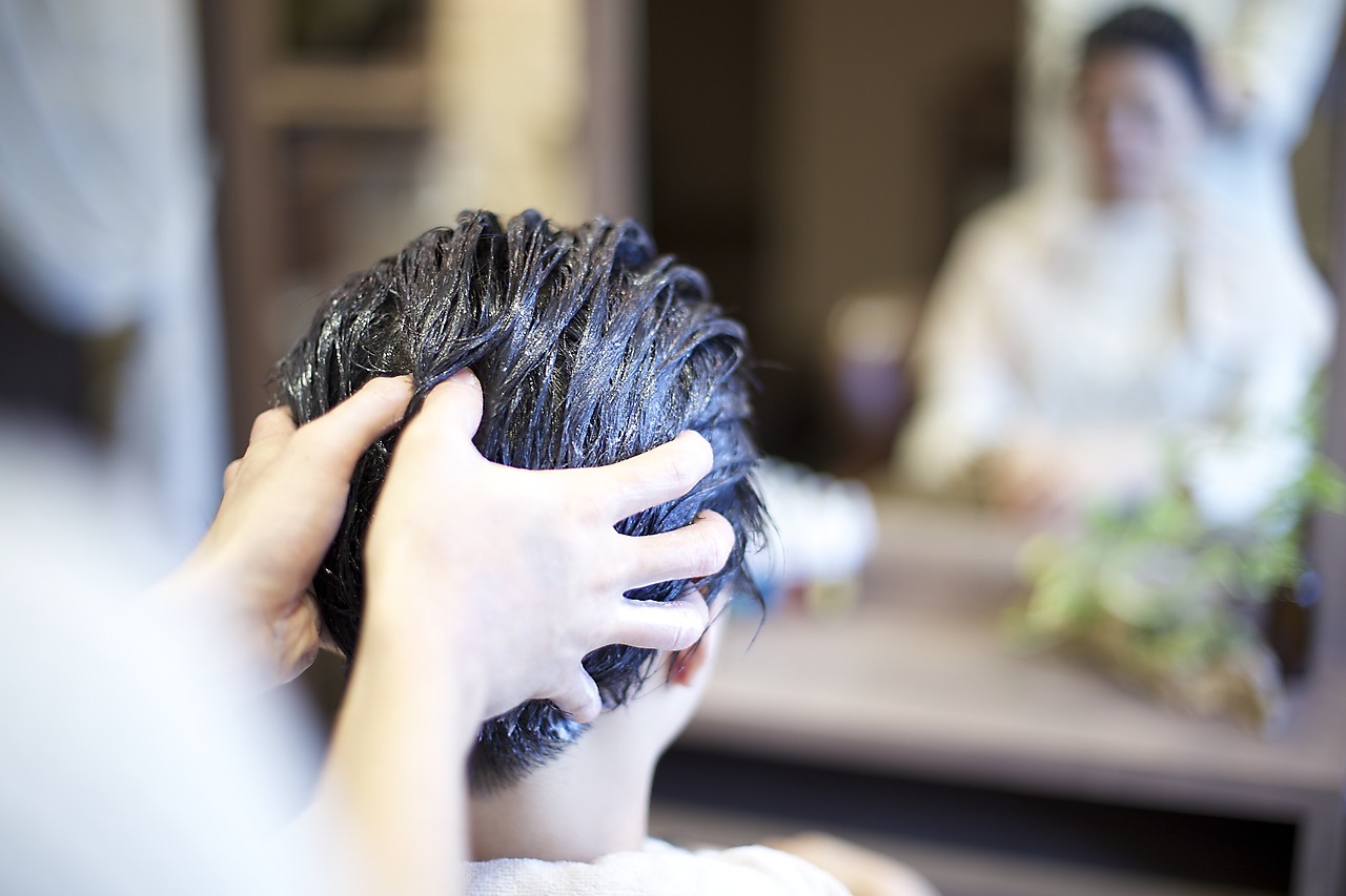 【星ヶ丘】◆月30万円保障・指名料全額還元◆高単価+完全マンツーマンでお客様と関われます!スピード重視ではなく、ひとり一人のお客様と向き合え、今までのスタンスを崩さず働ける「Natura 星ヶ丘店(ナトゥーラホシガオカテン)」スタイリスト(美容師)の求人★☆