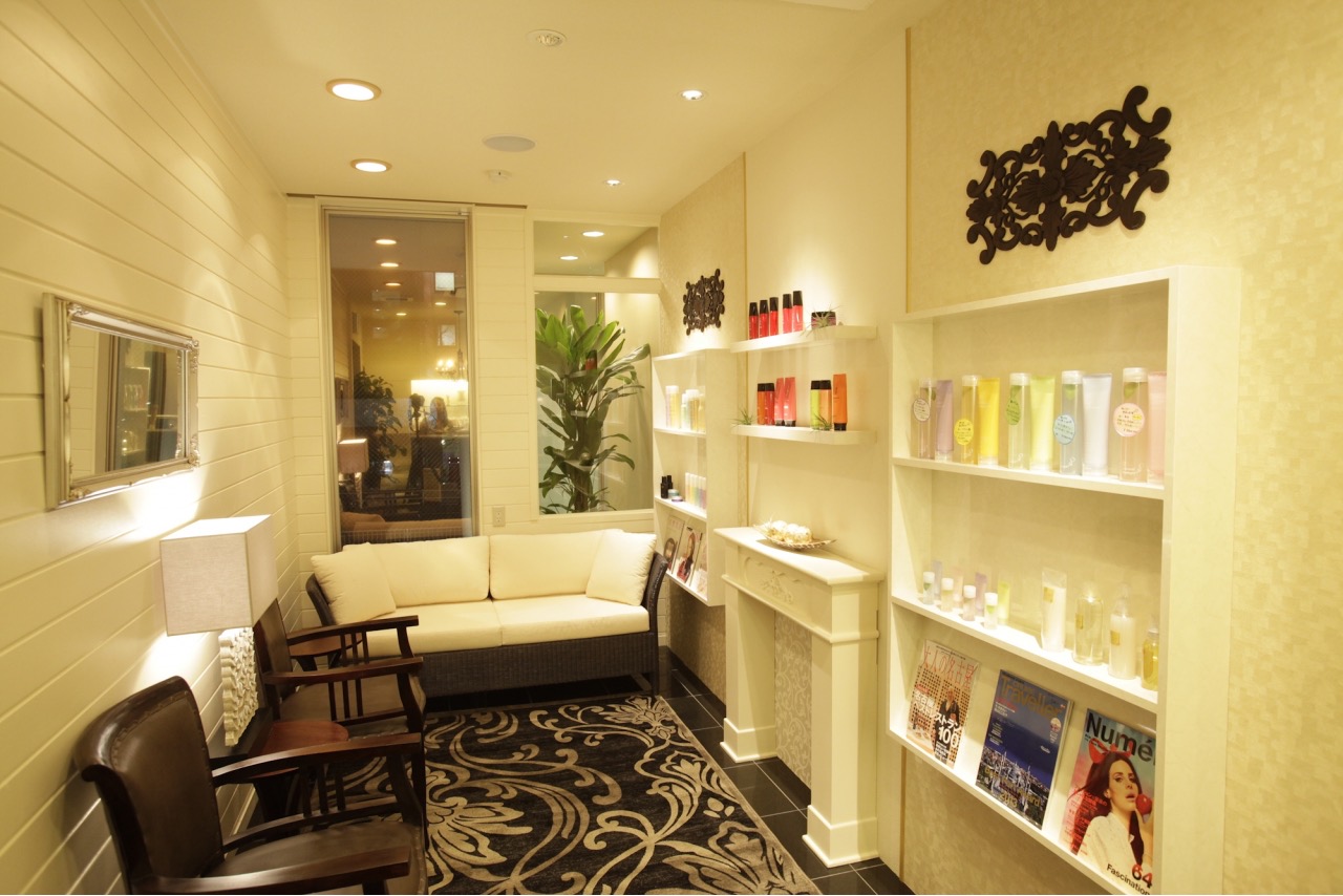 【星ヶ丘】◆月30万円保障・指名料全額還元◆高単価+完全マンツーマンでお客様と関われます!スピード重視ではなく、ひとり一人のお客様と向き合え、今までのスタンスを崩さず働ける「Natura 星ヶ丘店(ナトゥーラホシガオカテン)」スタイリスト(美容師)の求人★☆