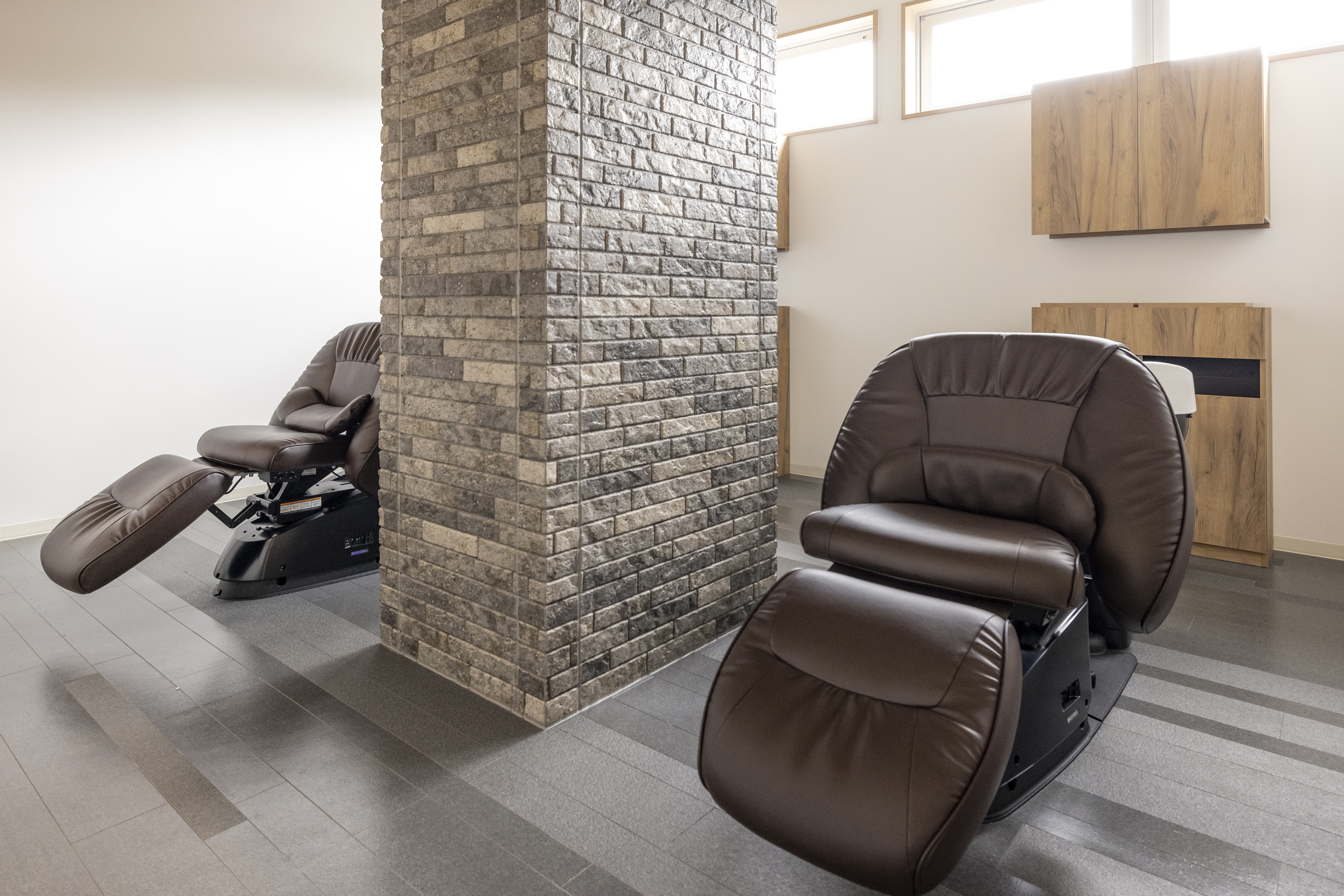 【上町二丁目】≪社会保険完備≫≪完全週休2日制≫≪土日祝休みの取得可能≫≪独立支援制度あり≫≪住宅手当あり（条件あり）≫20時までに退勤OK！成長と快適さ、働きやすさをあなたのスタイルに！「人が集まり次第、高知市にオープン予定の夢に向けて準備を整えるサロン」からスタイリスト（美容師）の求人☆★