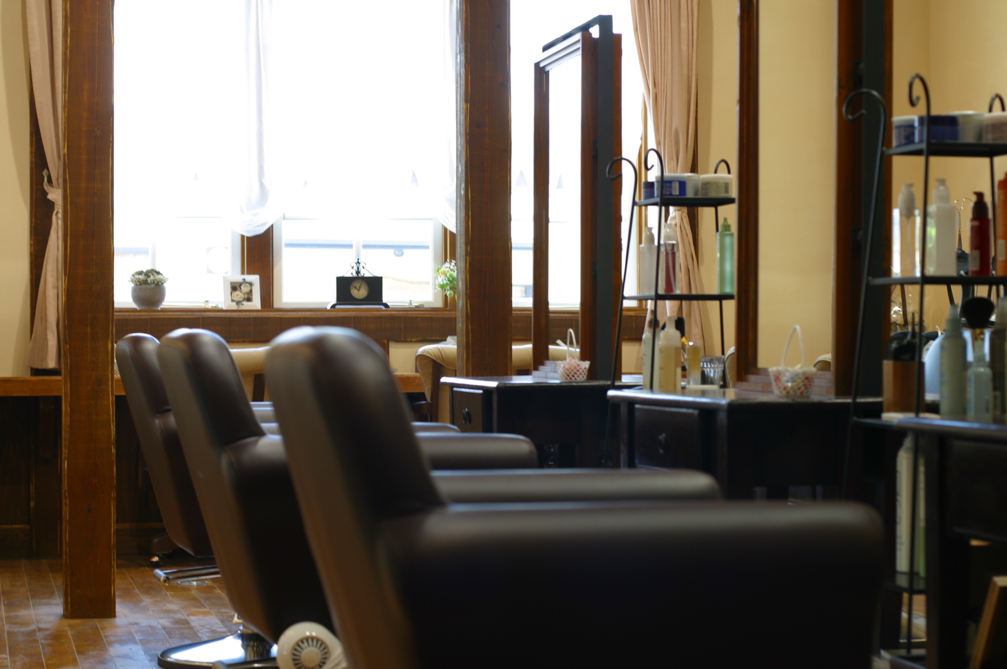 【植田】◆社会保険完備・完全週休2日制・産休育休取得実績あり◆経験や年齢に応じた様々なキャリアプランを用意！さらにワンランク上の美容師を目指せます！美容師としての人生をより豊かにできる環境「TJ天気予報 5コ 天白店（ティージェーテンキヨホウゴコテンパクテン）」からスタイリスト（美容師）の求人☆★