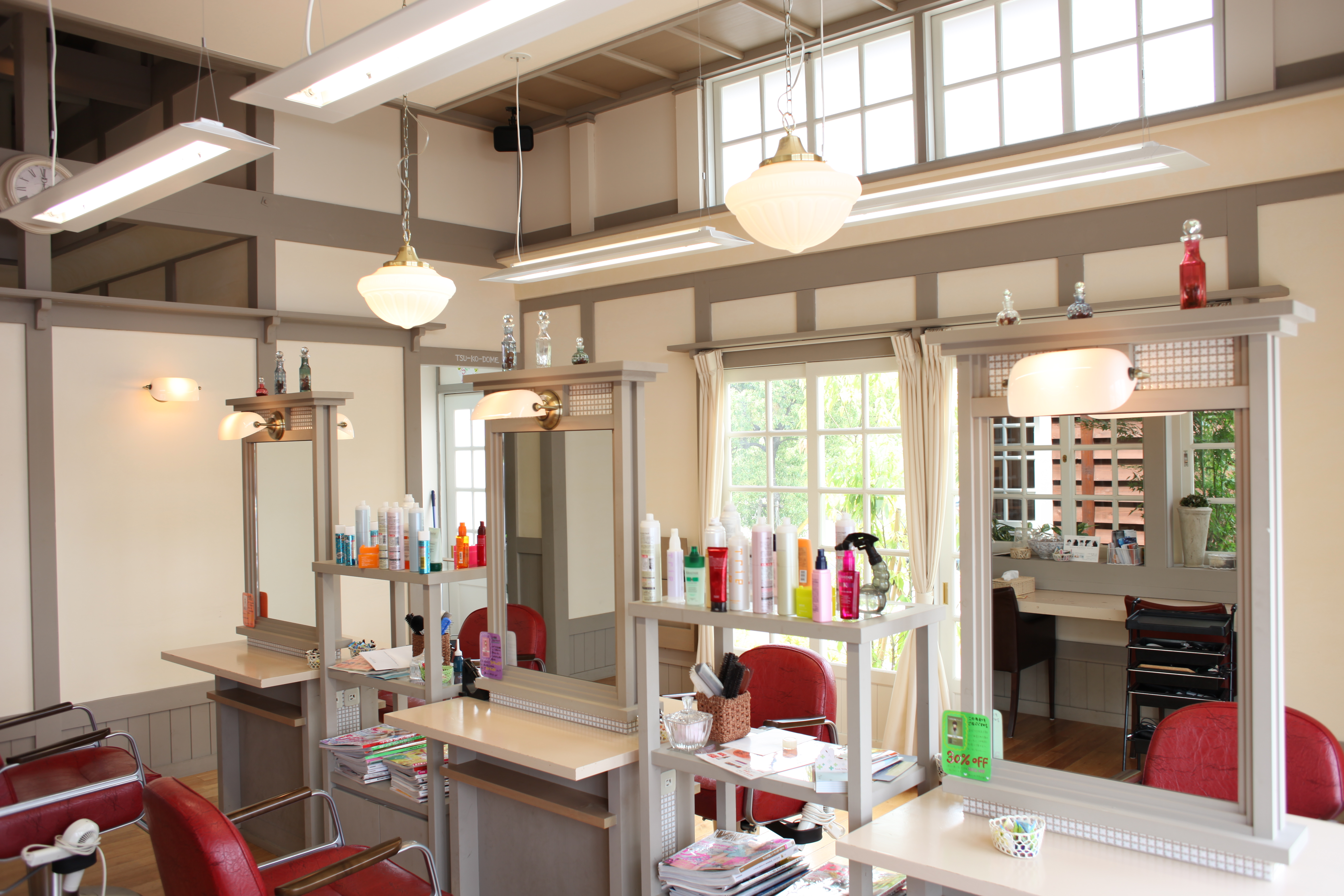 【穴太】◆社会保険完備・完全週休2日制・産休育休取得実績あり◆ご年齢、ご経験に応じた様々なキャリアプランをご用意！ワンランク上の美容師を目指せます！美容師人生をより豊かにできる環境があります「TJ天気予報 1ページ 桑名店（ティージェーテンキヨホウイチページクワナテン）」からスタイリスト（美容師）の求人☆★