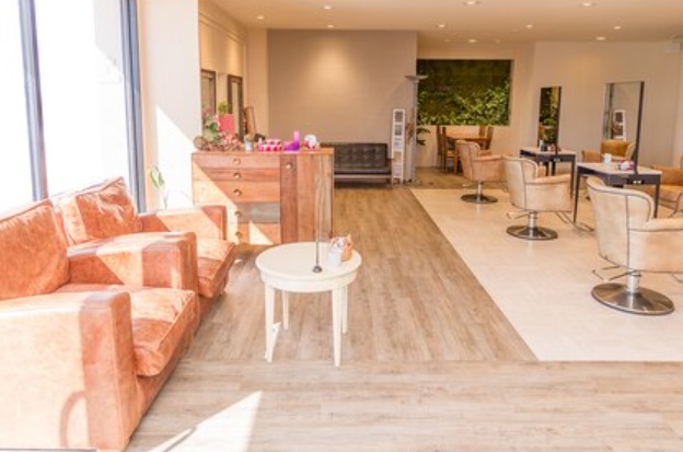 【板野】正社員と業務委託を選択可能≪フリー40％／指名50％還元≫≪圧倒的な集客力で入客チャンス大!!≫≪社会保険あり!!≫月給30万円以上稼ぐ事が可能「little aizumi by BIVRE（リトル アイズミバイヴィーヴル）」からスタイリスト・jrスタイリスト（美容師）の求人★☆