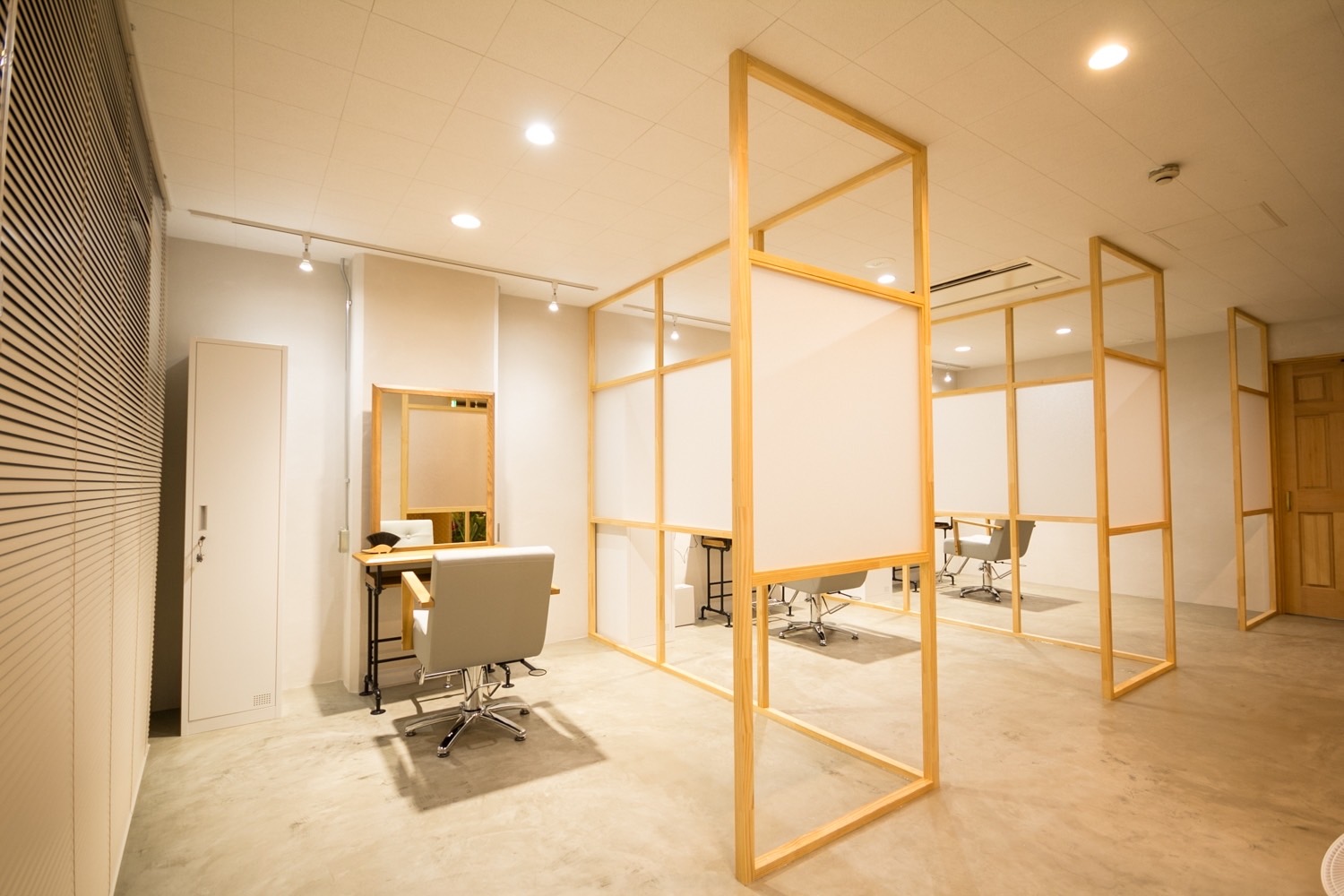 【四天王寺前夕陽ヶ丘】≪社会保険完備≫≪完全週休2日制≫≪土日休みOK≫≪月給28万円～≫≪平均退社時間18時≫≪完全マンツーマン施術≫≪スタイリストオンリー≫美容師人生をもっと楽しんで頂ける環境を目指しています！「髪質頭皮改善専門ユーリカリチェルコ 夕陽丘店（カミシツトウヒカイゼンセンモンユーリカリチェルコユウヒガオカテン）」からスタイリスト（美容師）の求人☆★