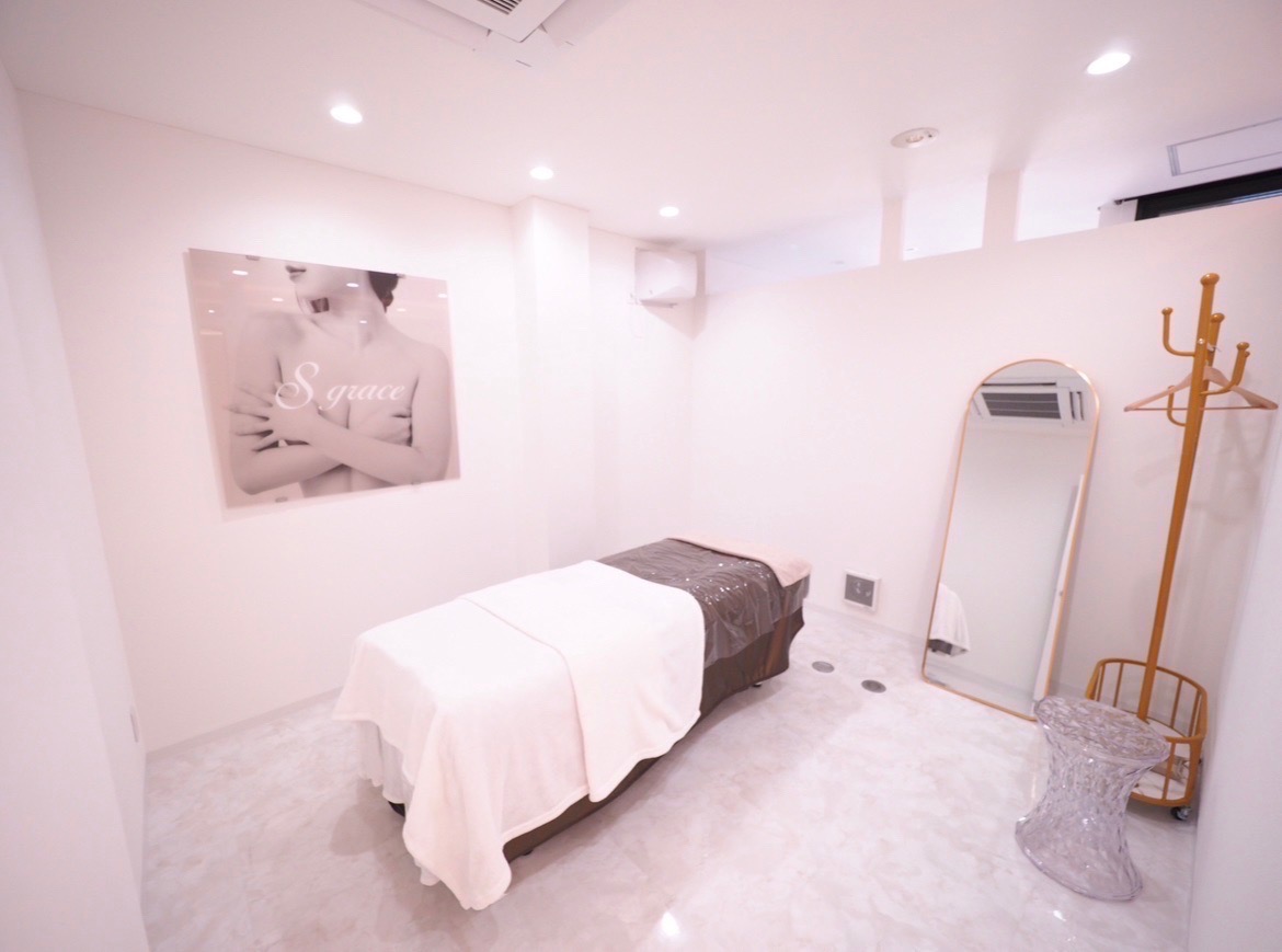 【梅田】≪産休育休取得実績あり≫≪GW・誕生日休暇等休日が充実≫キャリアアップはもちろん、プライベートと両立させながら安心して働く事が出来る環境「S.grace 梅田店（エスグレースウメダテン）」からエステティシャン（エステ）の求人