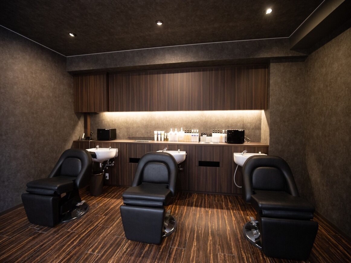 【清水】≪社会保険完備・営業時間19時迄・入客チャンスあり・高収入を目指せる≫エリアでトップクラスの集客力！！トレンドを意識したハイセンスな技術がお洒落に敏感な世代中心に大人気なヘアサロン「hair design FABRO.（ヘアデザインファブロ）」からスタイリスト（美容師）の求人★☆