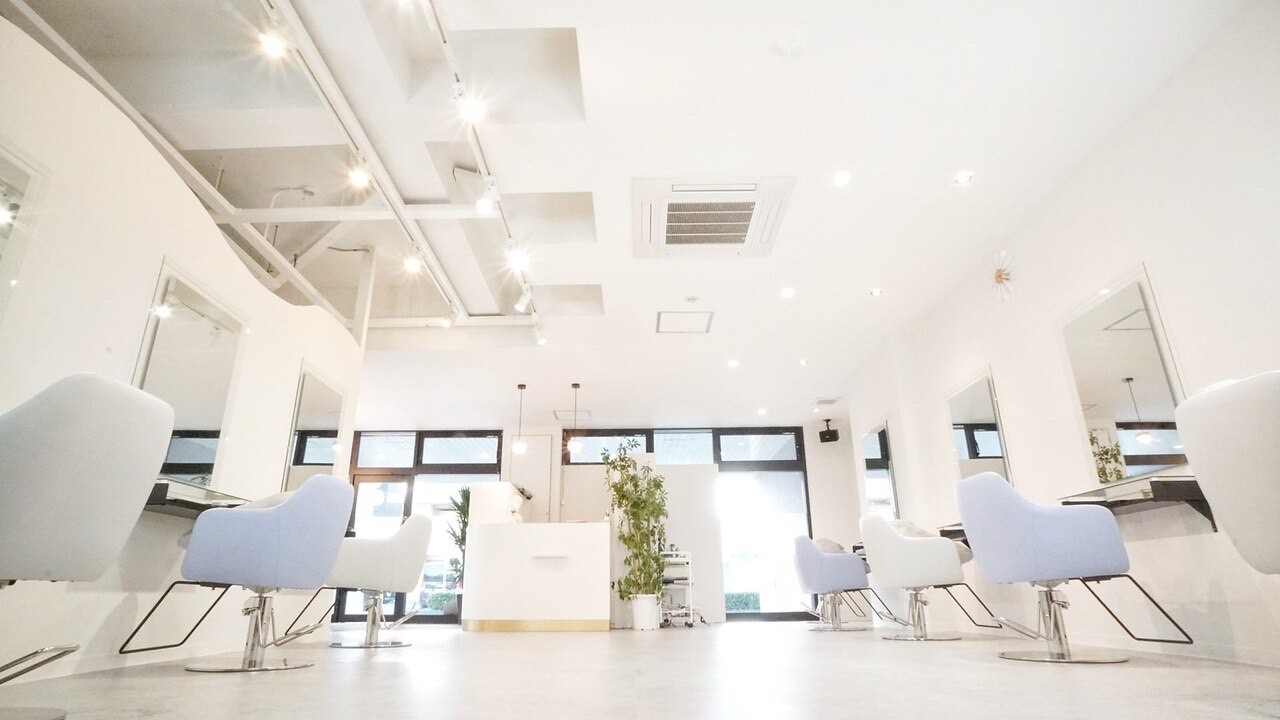 【橘通東】≪社会保険完備・営業時間19時迄・営業中のレッスンOK≫プライベートも大切にしながら成長できる環境です!!トレンドを意識したハイセンスな技術がお洒落に敏感な世代中心に大人気なヘアサロン「hair design ELMO.(ヘアデザインエルモ)」からアシスタント(美容師)の求人★☆