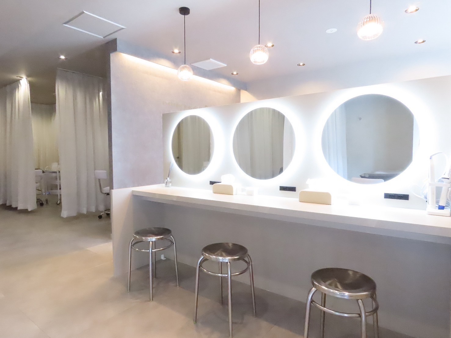 【赤坂駅】≪月給53万円の支給実績あり・髪型ネイル自由・選べる働き方・社会保険完備・アイブロウメニューあり・業務委託は自由出勤・集客に自信あり≫業務委託大歓迎！！幅広いメニューと丁寧なカウンセリングが多くの女性に愛されるサロン「eyebrow&eyelash Ral. 天神店（アイブロウアンドアイラッシュラルテンジンテン）」からアイリスト（まつげエクステ・まつげパーマ・アイブロウ）の求人☆☆