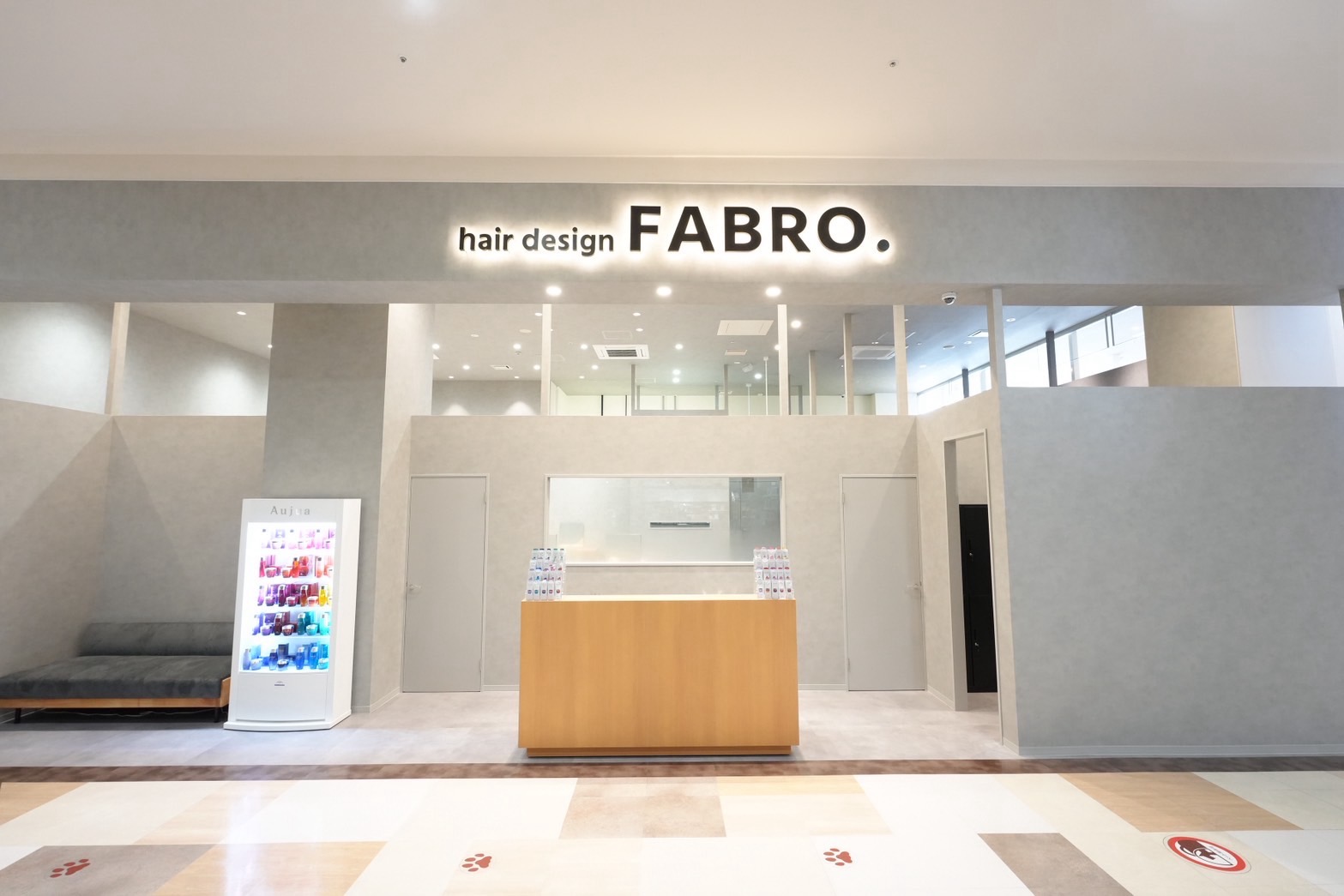 【イオンモール宮崎】≪営業中のレッスンOK・社会保険完備・営業時間19時迄・アシスタントさんにも歩合あり≫プライベートも大切にしながら成長できる環境です!!トレンドを意識したハイセンスな技術がお洒落に敏感な世代中心に大人気なヘアサロン「hair design FABRO. イオンモール宮崎店(ヘアデザインファブロイオンモールミヤザキテン)」からアシスタント(美容師)の求人★☆