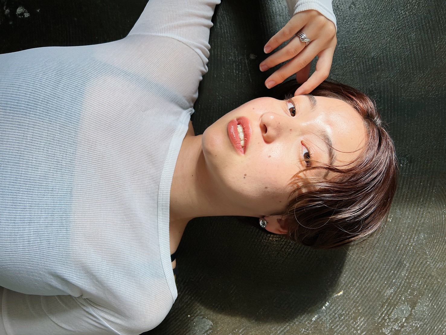 【肥後橋】≪時短勤務OK≫≪ママさんの応募歓迎！≫≪16時までの勤務OK≫≪指名売上最大65％還元≫≪客単価10000円≫≪社会保険完備≫高単価＆高還元のためガッツリ稼ぎたい方必見！ナチュラルでオシャレなスタイルが得意のサロン！「Fiika（フィーカ）」からスタイリスト（美容師）の求人☆★