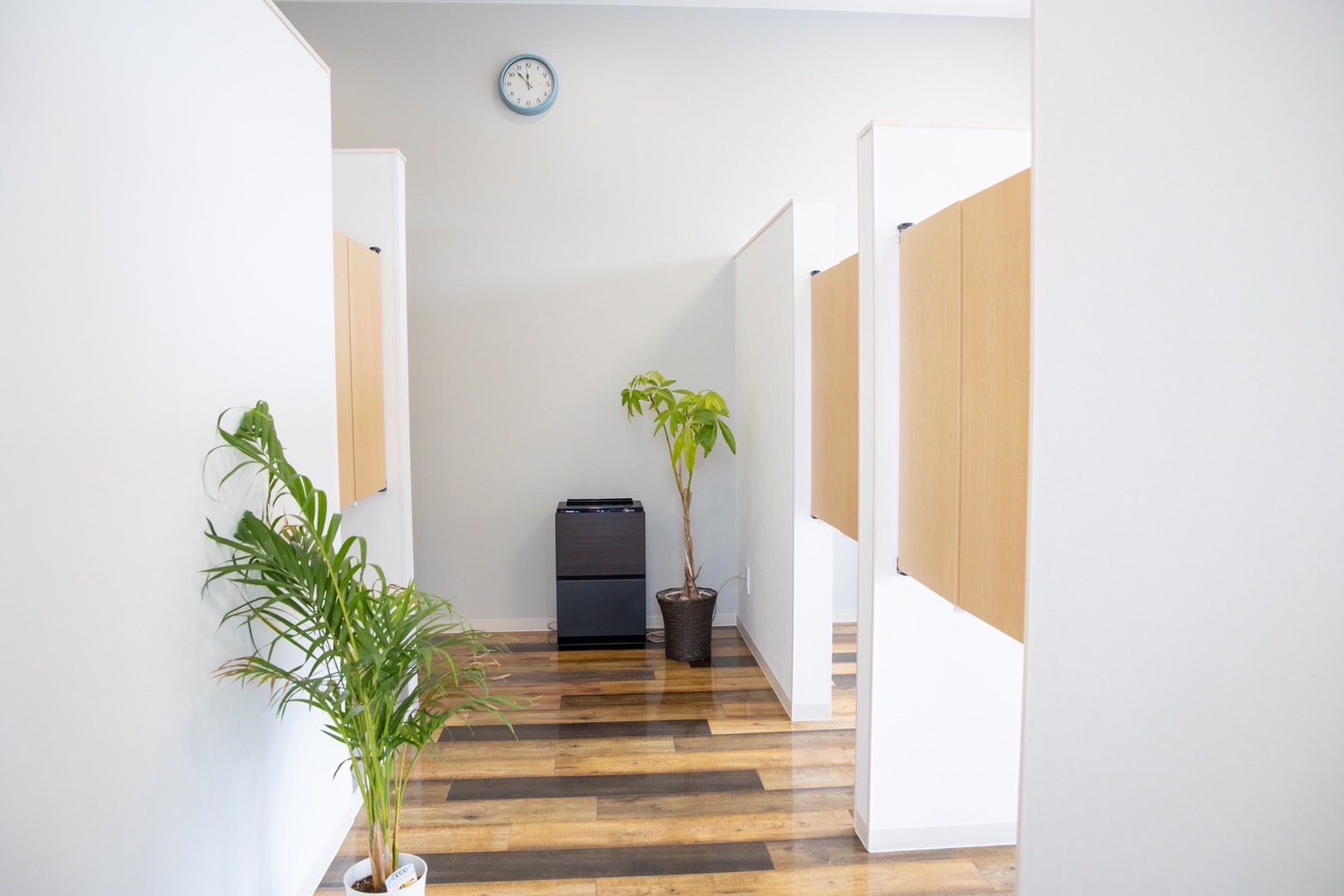 【JR長浜】≪完全個室≫≪客単価約1万3000円以上≫≪髪質改善＆ヘッドスパ≫≪完全週休2日制≫≪社会保険完備≫予約状況によっては17時に退勤も可能！完全個室のオシャレな空間で働いてみませんか「ROKA hair（ロカヘアー）」からスタイリスト（美容師）の求人☆★