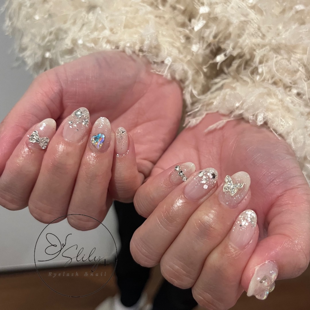 【谷町九丁目】≪土日どちらか休みOK≫≪WワークOK≫≪髪色ネイル自由≫一つのサロンで長く働きたい方歓迎！アイラッシュとネイルを扱うトータルビューティーサロン！少人数のプライベートサロンで働きたい方にオススメ！「SLily＋（エスリリープラス）」からネイリスト（ネイル）の求人☆☆