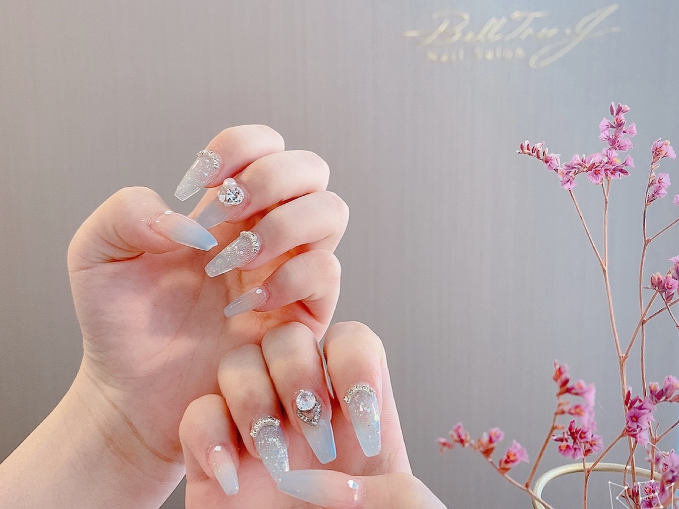 【新福島】≪社会保険完備≫≪未経験OK≫≪髪色、ネイル自由≫≪夏季冬季休暇あり≫≪20時までに退勤OK≫≪16時迄の退勤OK≫≪ママさんの応募歓迎≫トレンドデザインがしたい方にオススメ！全席半個室のプライベートサロンです！「BellTree,J（ベルトリージェイ）」からネイリスト（ネイル）の求人☆☆