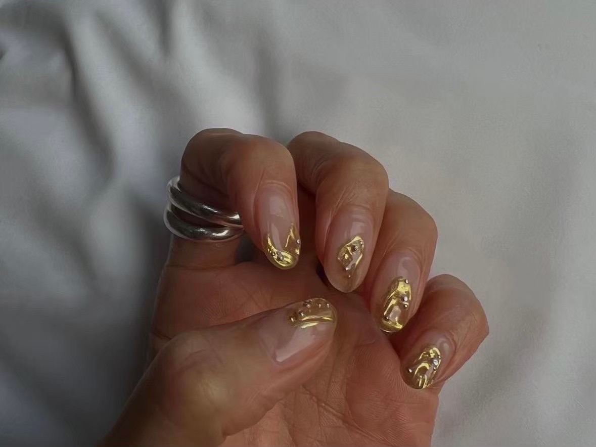 【渋谷】≪パラジェル取り扱いサロン≫≪完全週休2日制≫≪社会保険完備≫≪土日休み月2回までOK≫≪髪色自由・ネイルOK≫≪客層20代メイン≫スタッフ一人ひとりの得意な技術や希望に合わせて入客が可能！「Lapis eyelash and nail 渋谷店（ラピスアイラッシュアンドネイルシブヤテン）」からネイリスト（ネイル）の求人☆☆