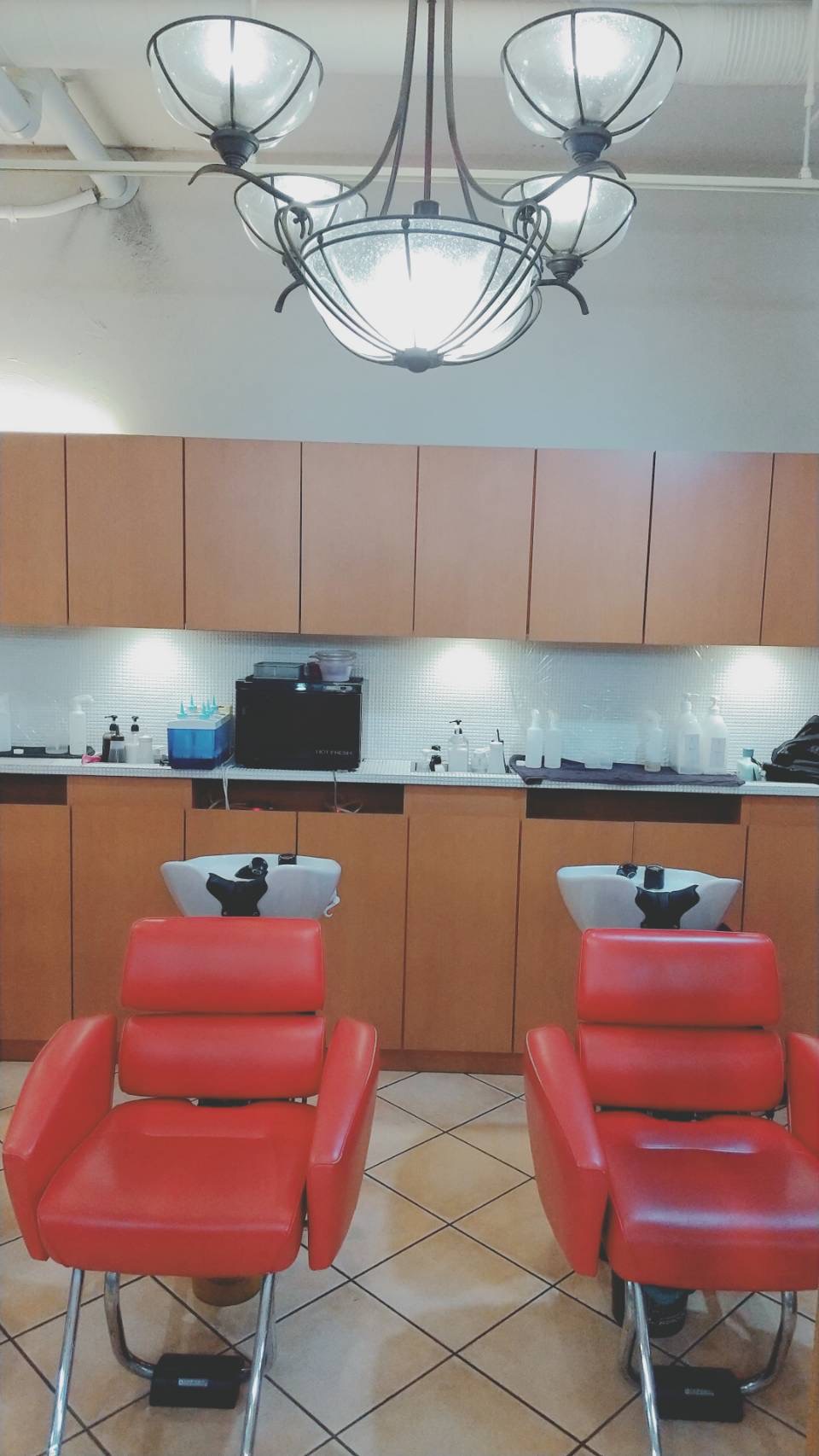 【阪急伊丹】≪社会保険完備≫≪週休2日or3日制≫≪20時までには退勤可能≫完全予約制のマンツーマンサロン！お休みをしっかりとりながら、無理な入客もなく安定して稼げます！働きやすい環境なので長く仕事を続けられますよ！「Dears 伊丹店（ディアーズイタミテン）」からスタイリスト（美容師）の求人☆★☆