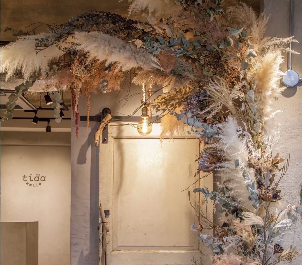 【東久留米駅】≪最短半年でデビュー可能≫≪営業時間内レッスンOK≫抜群の待遇で働ける人気サロン！アカデミー制での教育体制を整えているので、ハイレベルな美容師を目指せる環境です！「tida smile（ティダスマイル）」からアシスタント（美容師）の求人☆★