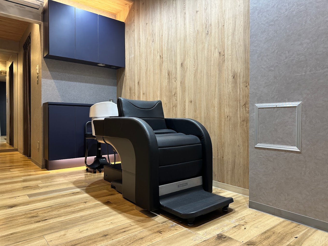 【福島駅】≪完全週休2日制・日曜日休み≫≪実働8時間≫≪社会保険完備≫≪時短社員やパート制度もあり≫≪全席個室・マンツーマン制≫カット特化型ヘアサロン！「kamiken.ajito（カミケンアジト）」からスタイリスト（美容師）の求人☆★