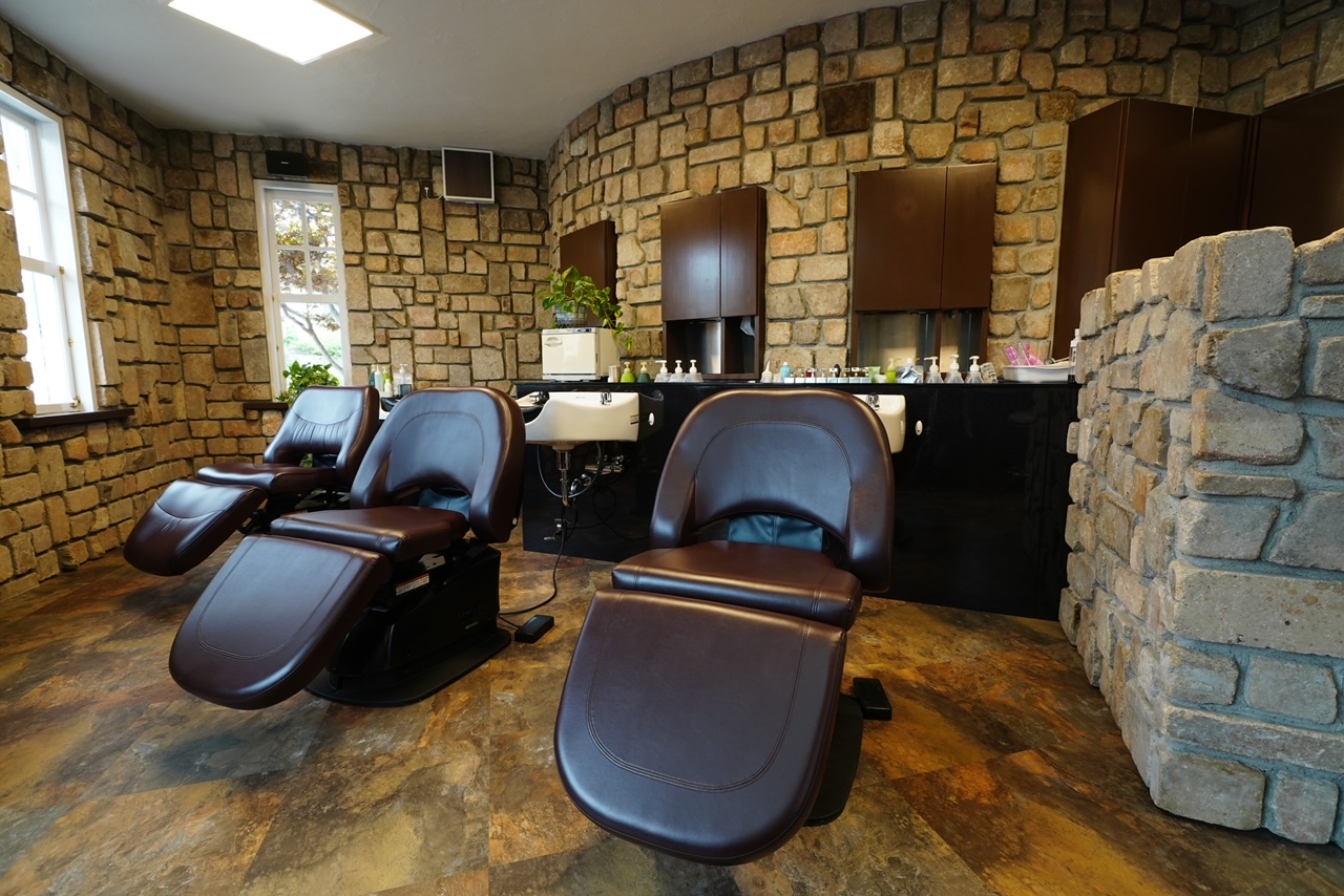 【西脇市駅】社会保険完備/18時半には退勤/ママさん美容師大歓迎!着付け、ブライダルヘアメイクも学べるサロン!幅広い年齢層の方から愛される長く働けるサロンです!「Hair People(ヘアピープル)」からアシスタント(美容師)の求人☆★