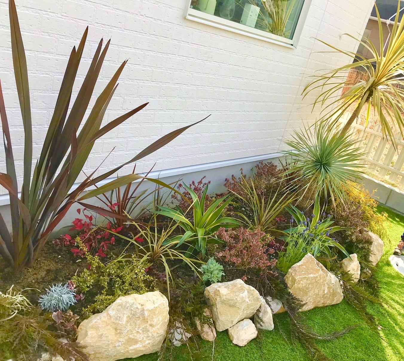 【藤井寺駅】≪未経験・通信生・新卒生歓迎≫≪社会保険完備≫≪完全週休2日制≫≪土日休みや大型連休の相談OK≫≪20時までに退勤可能≫≪最短2年デビュー≫幅広い客層のお客様が来店されるサロン！お客様一人ひとりに合わせたデザインのご提案をしています！「Sunny tree（サニーツリー）」からアシスタント（美容師）の求人☆★