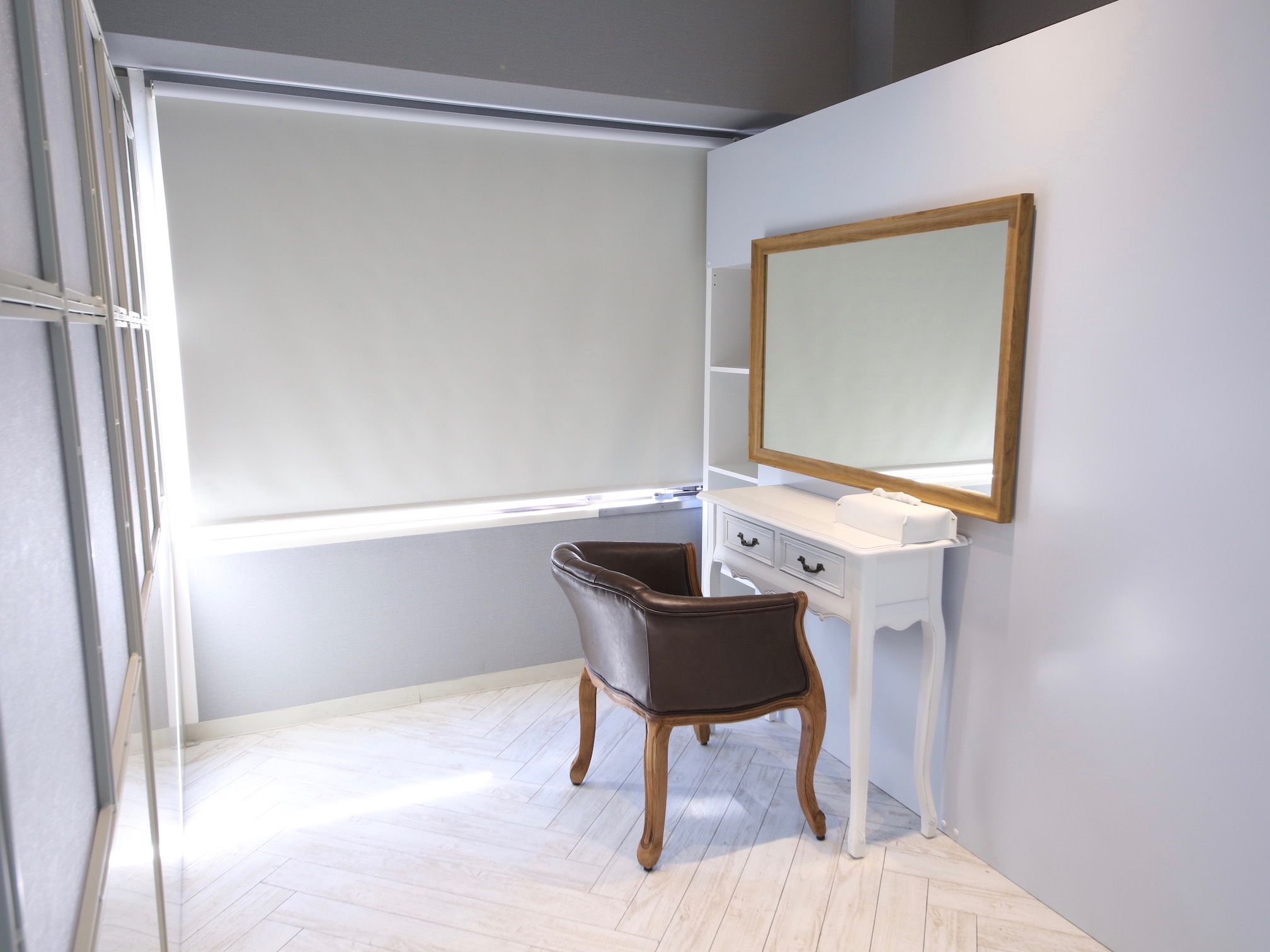 【梅田】≪サロンワーク経験1年以上ある方の募集≫≪正社員または業務委託選択可能≫≪最低保障給あり≫≪土日休み月1回OK≫≪髪色自由・ネイルOK≫≪メンズ集客もあり≫落ち着いた雰囲気の店内で丁寧な接客がしたい方必見！働きやすい環境でプライベートも充実！「THREE EYE（スリーアイ）」からアイリスト（まつげエクステ・まつげパーマ・アイブロウ）の求人☆☆