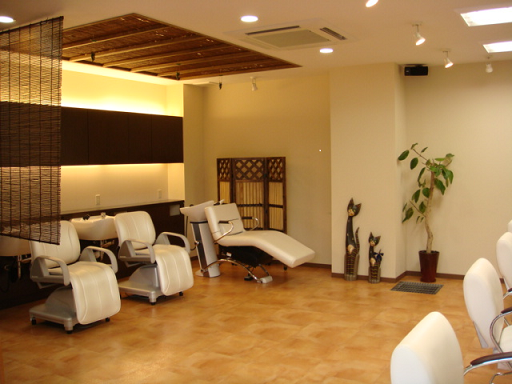 【津島】≪日曜休みあり・社会保険完備・選べるお休み日数・育休産休実績あり・ブランクOK・予約を切って休憩取得可能≫業界トップクラスの福利厚生!自分の時間も大切にしながらメリハリをつけて活躍できるサロン「Cubic 津島店(キュービックツシマテン)」からアシスタント(美容師)の求人☆★