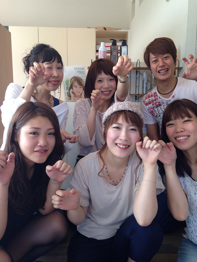 【円座町】≪日曜休みあり・社会保険完備・選べるお休み日数・育休産休実績あり・ブランクOK・予約を切って休憩取得可能≫業界トップクラスの福利厚生!自分の時間も大切にしながらメリハリをつけて活躍できるサロン「wish hair 円座店(ウイッシュヘアーエンザテン)」からアシスタント(美容師)の求人☆★