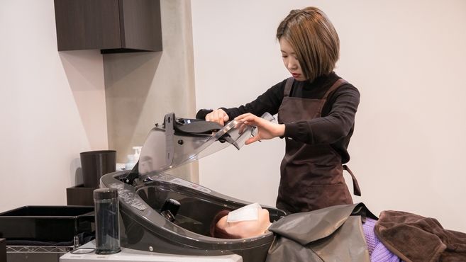 【経堂】≪完全週休2日制≫≪産休育休あり≫≪社会保険完備≫抜群の待遇で安心して働くことができます!新しい美容師のカタチを追求するカラー専門店!「color kitchen 経堂店(カラーキッチンキョウドウテン)」からカラーリスト(美容師)の求人☆★