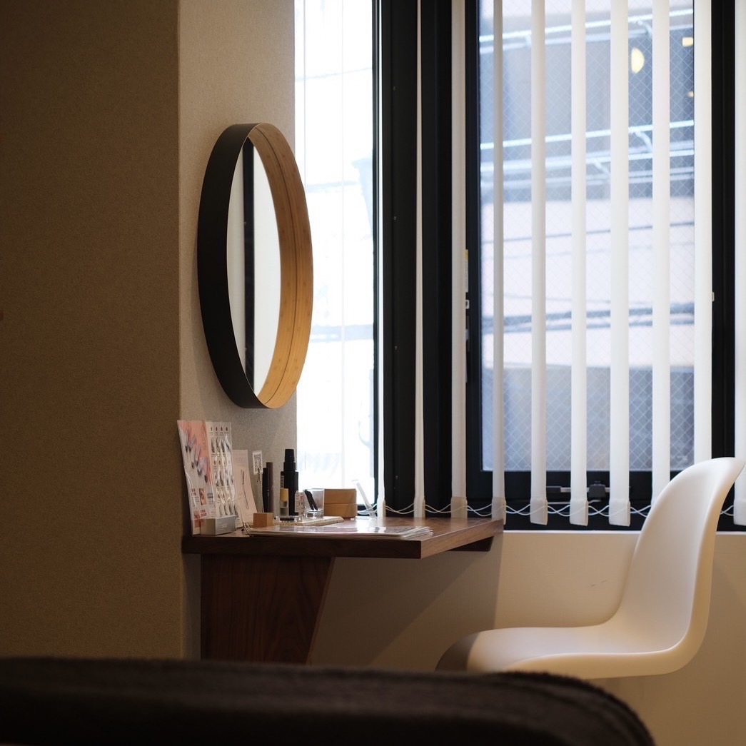 【本町】≪美容師免許なくてもOK・アイブロウ専任OK≫≪未経験OK≫≪完全週休2日制≫≪社会保険完備≫≪実働8時間以下≫≪髪色自由・ネイルOK≫≪土日休み相談可能≫≪営業時間内レッスン≫ご経験がある方はもちろん、未経験の方でもしっかりと活躍して頂ける環境です！「Mond 御堂筋店（モーントミドウスジテン）」からアイリスト（まつげエクステ・まつげパーマ・アイブロウ）の求人☆★