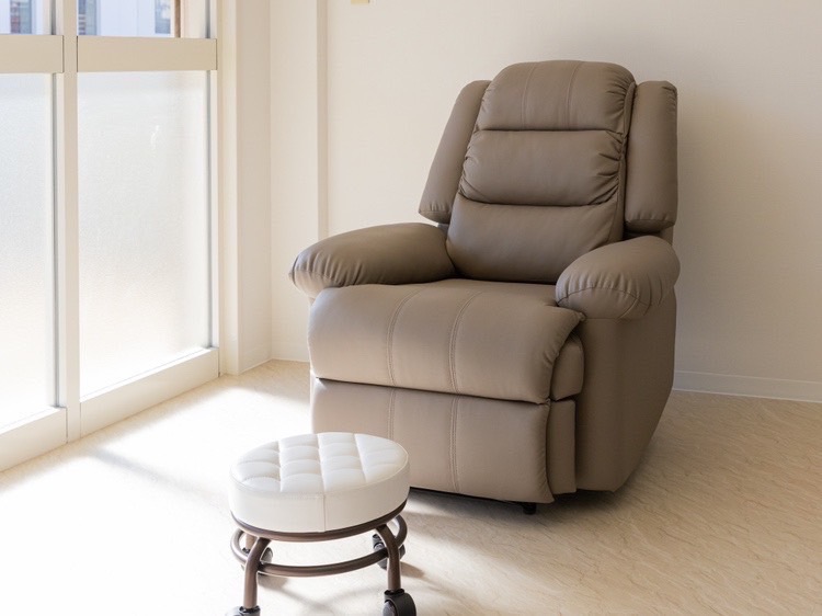 【久米田】≪土日祝休み取得可能≫≪髪色ネイル自由≫≪ママさんの応募可能≫≪3Dアートあり≫今までの経験を生かして働きたい方におすすめ！地域密着型のサロンです。「Loa nail（ロアネイル）」からネイリスト（ネイル）の求人☆☆