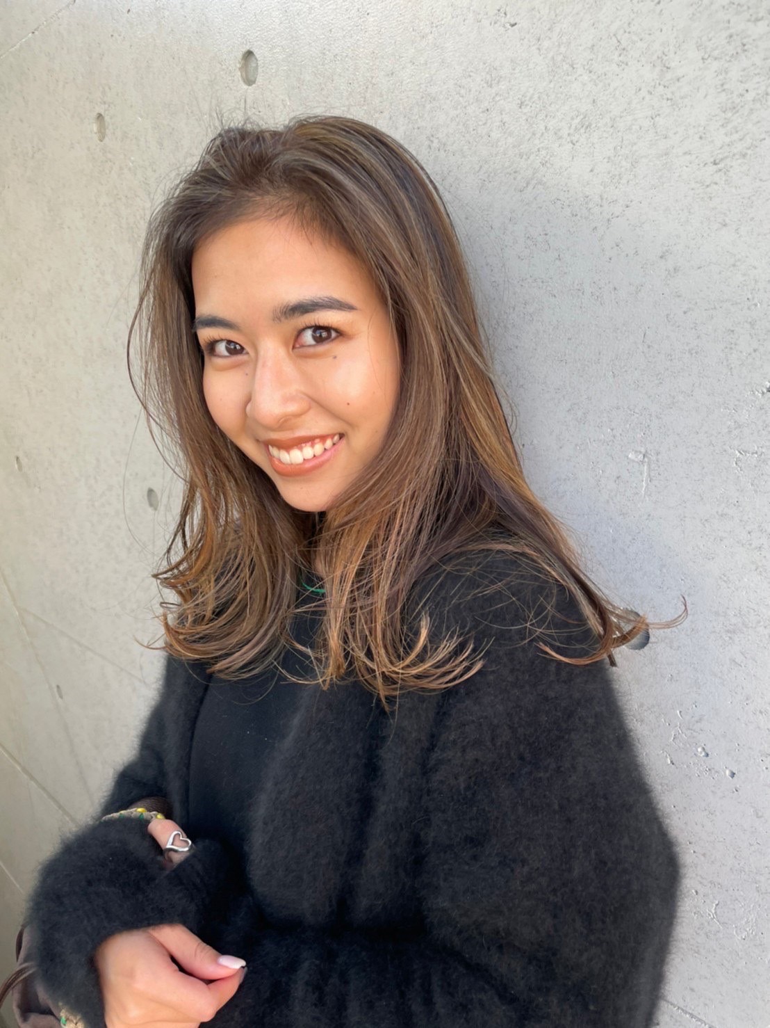 【苦楽園口】≪完全週休2日制/平均退社17時/掛持ち無しのマンツーマン接客/アメリカの姉妹店で活躍できる道も!≫お客様一人ひとりに寄り添った丁寧な技術、接客が人気!働きやすい環境が整った「B.C.B.G.(ベーセーベージェー)」からスタイリスト(美容師)の求人☆★