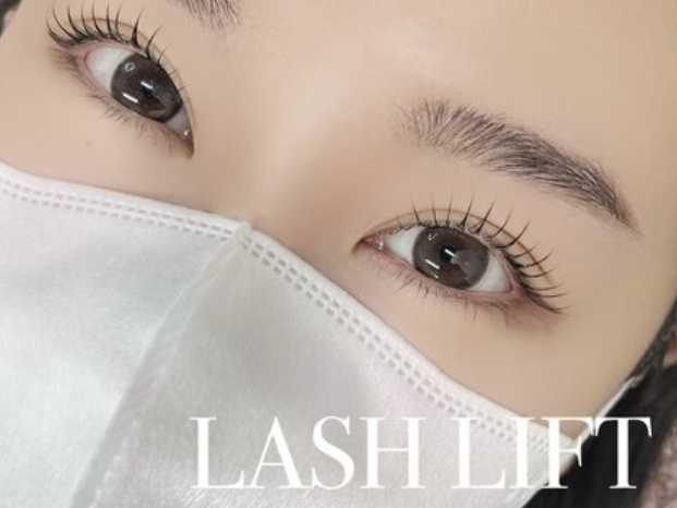 【麻布十番】≪未経験OK≫≪完全週休2日≫≪連休OK≫≪高単価＆高リピート≫プライベートを大切にしながらアイリストとしてのキャリアを築ける環境です！ゆとりある予約枠でお客様へ丁寧にカウンセリング！頑張った分還元されて仕事もプライベートも充実させられるホワイトサロン！「Lea Lourdes 麻布十番店（レアルルドアザブジュウバン」からアイリスト（まつげエクステ・まつげパーマ・アイブロウ）の求人☆☆