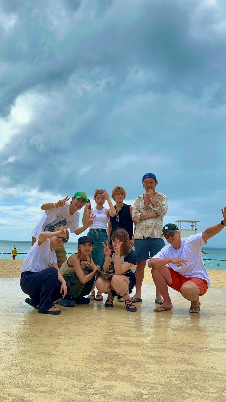 【新宿】◆社会保険完備・最短1年デビューの実績あり◆お客様の年齢層は20代がメイン、20代でも活躍して売れるスタイリストを目指せます！デザインカラーが特に人気のトレンドサロンです！自分だけの強みを作ったり、自分が好きな技術に特化した美容師も目指せる「Ameri 新宿（アメリシンジュク）」からアシスタント（美容師）の求人☆★