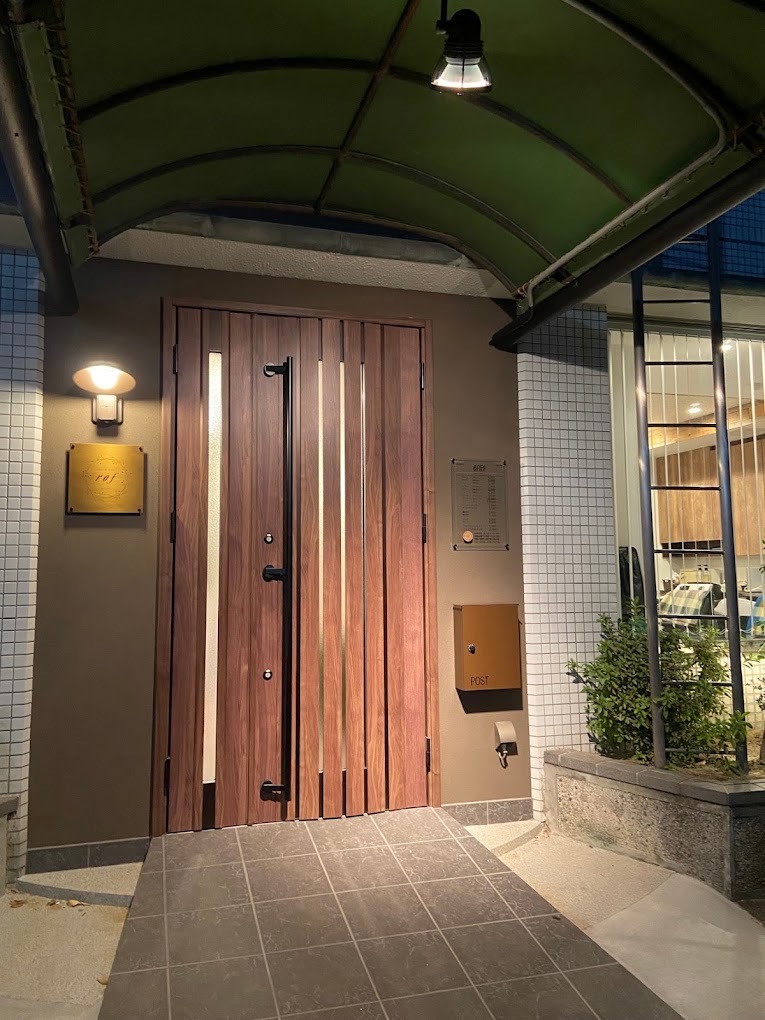 【四日市駅】◆社会保険加入OK・ブランクある方も歓迎◆ママさんも安心して働ける環境を整えています!年齢を重ねてもキャリアに応じた活躍の場があるトータルビューティーサロン「rof Hair&Esthe(ロフヘアーアンドエステ)」からアシスタント(美容師)の求人☆☆