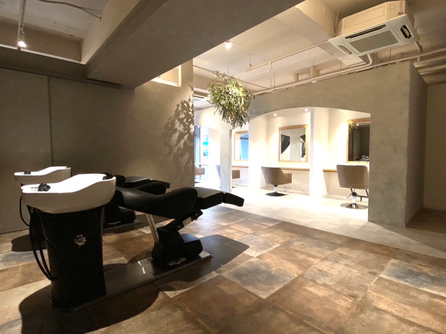 【花園】≪高単価サロン≫≪髪質改善特化≫≪月8,9日休み≫≪経験者歓迎≫家庭のある方などのセカンドキャリアを応援！やりがいと居心地を提供するプライベートサロン「PAGE BOY Hair＆Design 高松レインボー店（ページボーイヘアーデザインタカマツレインボーテン）」からスタイリスト（美容師）の求人☆☆