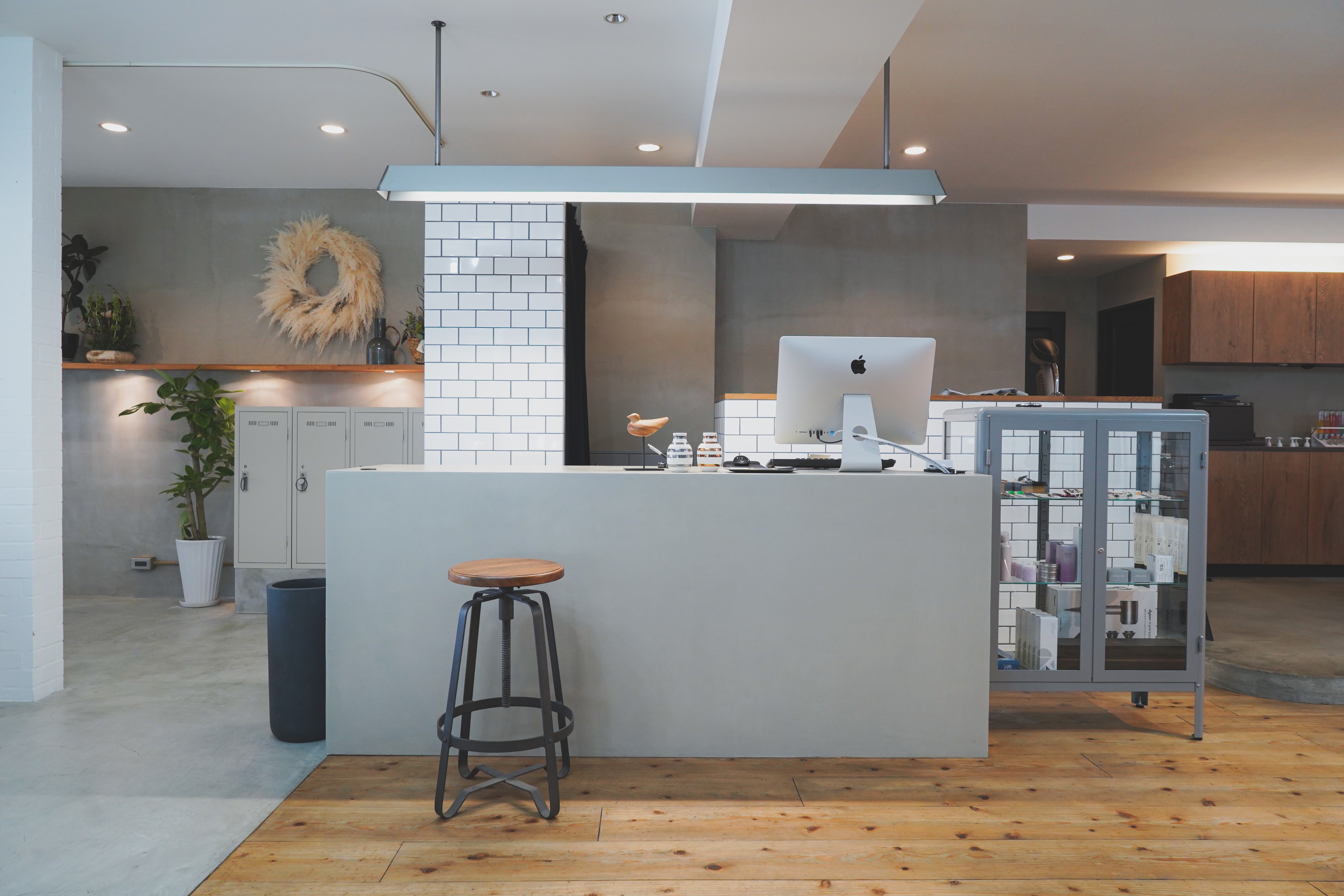 【上前津】◆社会保険完備・完全週休2日制・土日休み取得可能◆サロンワーク中心で無駄な拘束はなし！安売りではない技術でゆったりお客様と関われる高単価サロン「COMILE（コミレ）」からスタイリスト（美容師）の求人☆★