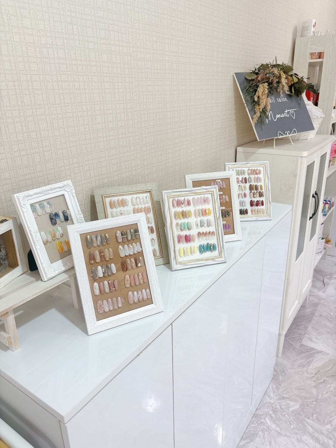 【八丁堀】≪社会保険完備・月給19万円スタート・ネイル髪型自由・実働8時間≫美容が好きなスタッフさん達とアットホームな環境で働くことができますよ！大人可愛い系デザインが得意なサロン「beauty salon Monart（ビューティーサロンモナート）」からアイリスト（まつげエクステ・まつげパーマ・アイブロウ）の求人☆☆