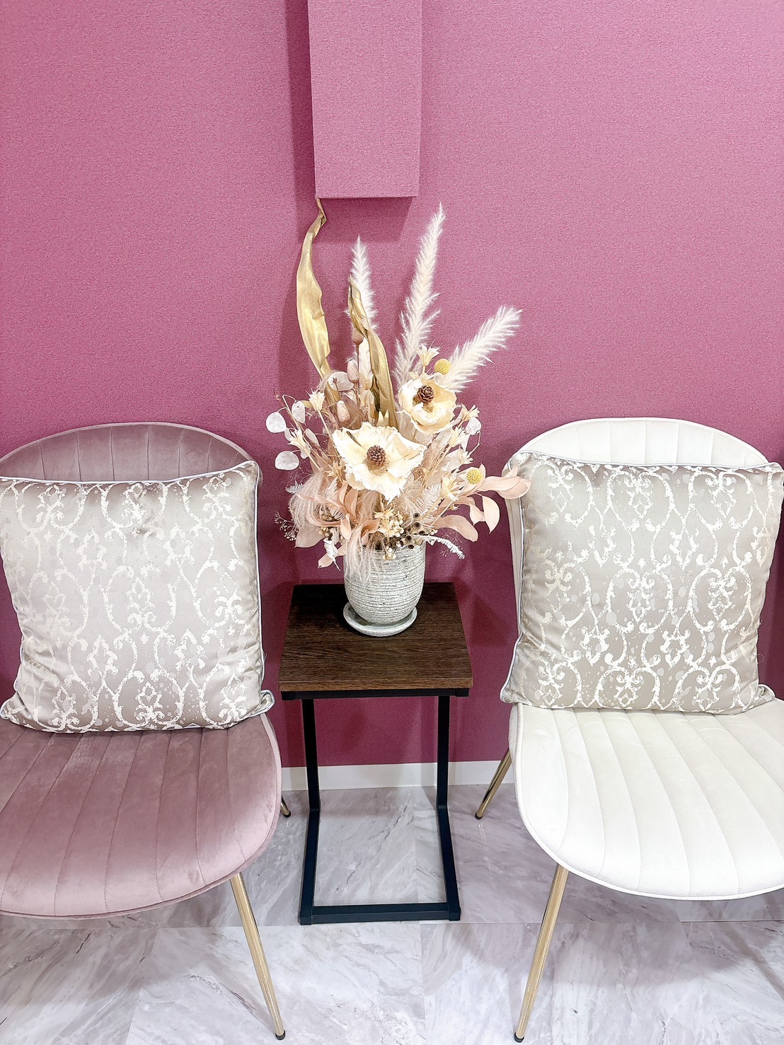 【八丁堀】≪社会保険完備・月給19万円スタート・ネイル髪型自由・実働8時間≫美容が好きなスタッフさん達とアットホームな環境で働くことができますよ！大人可愛い系デザインが得意なサロン「beauty salon Monart（ビューティーサロンモナート）」からアイリスト（まつげエクステ・まつげパーマ・アイブロウ）の求人☆☆