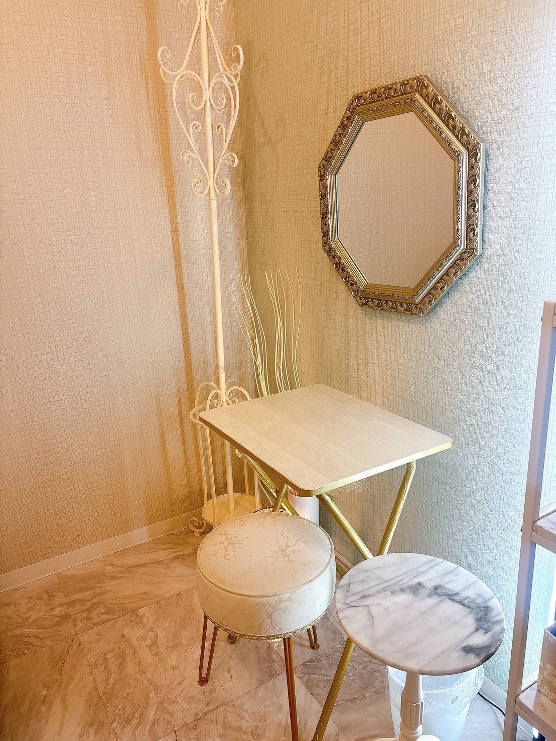 【八丁堀】≪社会保険完備・月給19万円スタート・ネイル髪型自由・実働8時間≫美容が好きなスタッフさん達とアットホームな環境で働くことができますよ！大人可愛い系デザインが得意なサロン「beauty salon Monart（ビューティーサロンモナート）」からアイリスト（まつげエクステ・まつげパーマ・アイブロウ）の求人☆☆