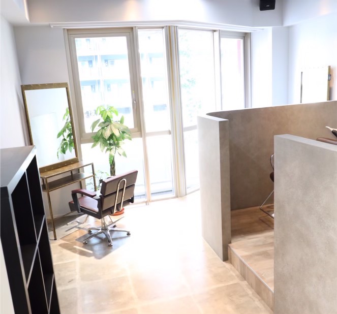 【成増】≪賞与あり≫≪20時までに退勤可能≫≪実働8時間≫≪土日祝休みOK≫やりがいを持って働けるサロン作りに注力！独立支援もしていて、キャリアを通して活躍できるようサポートしています！「ciel bleu（シエルブルー）」からスタイリスト（美容師）の求人☆★