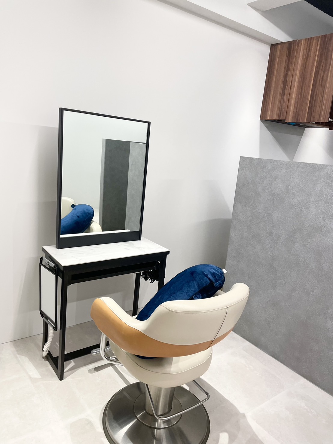 【成増】≪賞与あり≫≪20時までに退勤可能≫≪実働8時間≫≪土日祝休みOK≫やりがいを持って働けるサロン作りに注力！独立支援もしていて、キャリアを通して活躍できるようサポートしています！「ciel bleu（シエルブルー）」からスタイリスト（美容師）の求人☆★