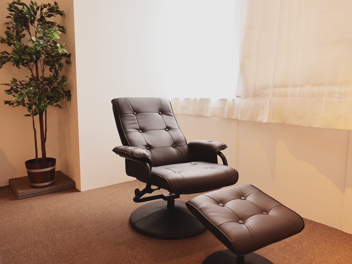 【心斎橋】≪正社員・パート・業務委託から選択可能≫≪髪色・ネイル自由≫≪16時までの勤務OK≫立ち上げに興味がある方にオススメ！ライフワークに合わせた働き方ができるサロン！「U nail（ユーネイル）」からネイリスト（ネイル）の求人☆☆