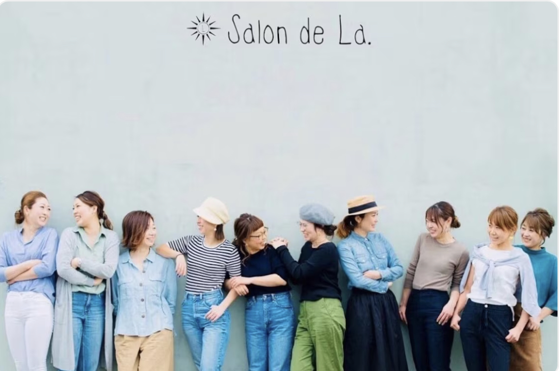 【小吹町】≪毎週日曜休み！≫≪完全週休2日制≫≪18時までに退勤可能≫≪ママさん歓迎！≫お客様1人1人に丁寧に向き合いながら、ゆったりと施術！一般企業並みの待遇・休日数で、女性が働きやすいサロンです！「Salon de La.（サロンドラ）」からアシスタント（美容師）の求人★☆
