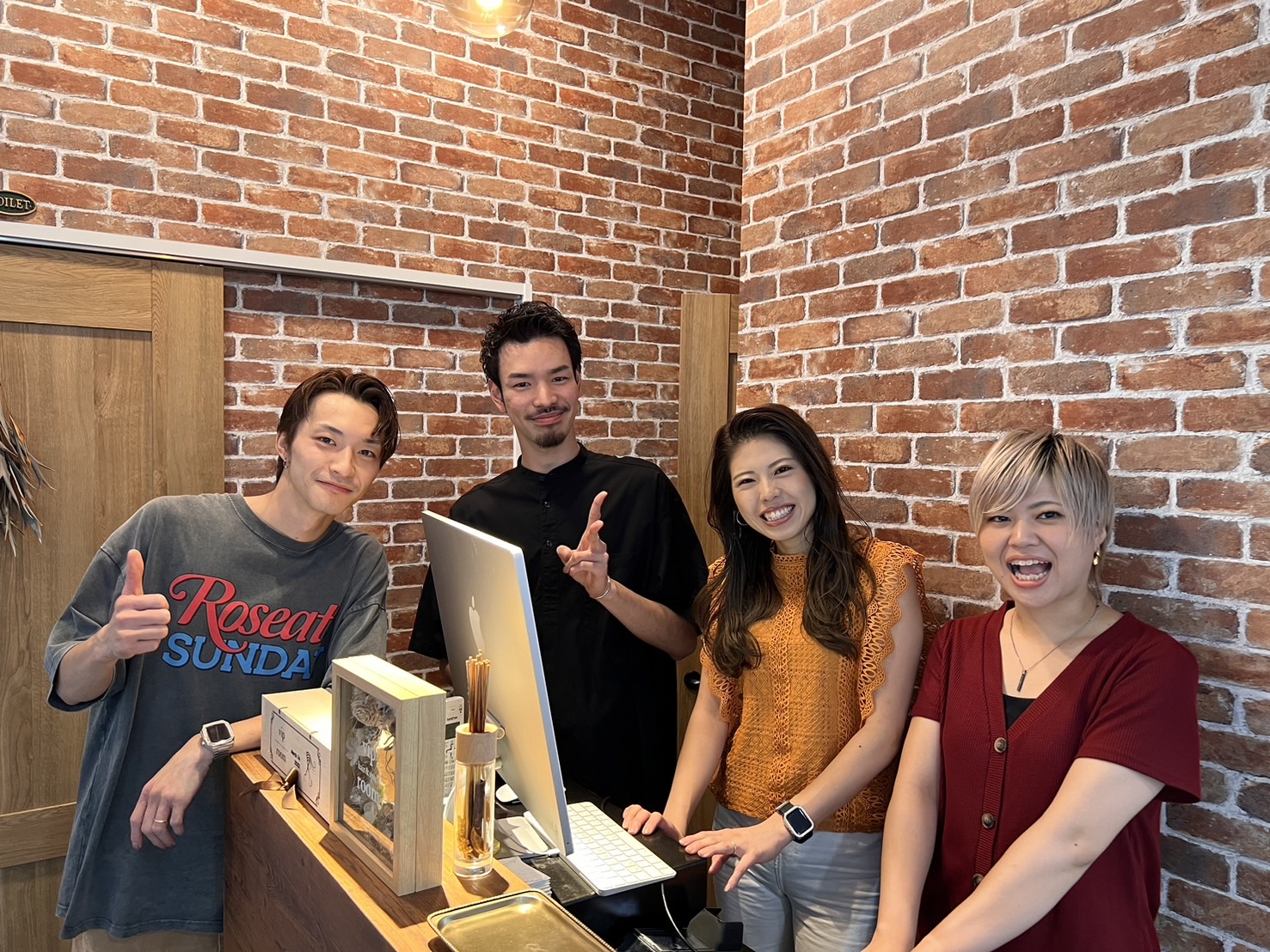 【四街道】≪完全週休2日制≫≪マンツーマン接客≫≪社会保険完備≫≪スタイリストのみのサロン≫≪予約のない日は遅出/早上がりあり≫正社員特有の縛りが少なく、業務委託のように働くことができます!美容師としてのレベルアップが目指せるサロンの「viproom(ヴィップルーム)」からスタイリスト(美容師)の求人★☆