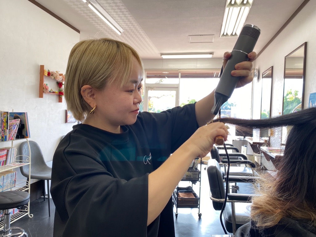 【左石】≪日曜定休あり・社会保険完備・子育て中の美容師さん大歓迎・1日3時間、週3日から勤務OK・着付けも学べる≫髪質改善を中心としたメニューを提供し、幅広い世代のお客様がご来店されています!アットホームな雰囲気でお客様と一緒に楽しく働けるサロン「美髪専門 salon do pepe(ビハツセンモンサロンドペペ)」からスタイリスト(美容師)の求人☆☆